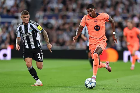 في 9 دقائق فقط.. راشفورد يسجل ثنائية لبرشلونة أمام نيوكاسل